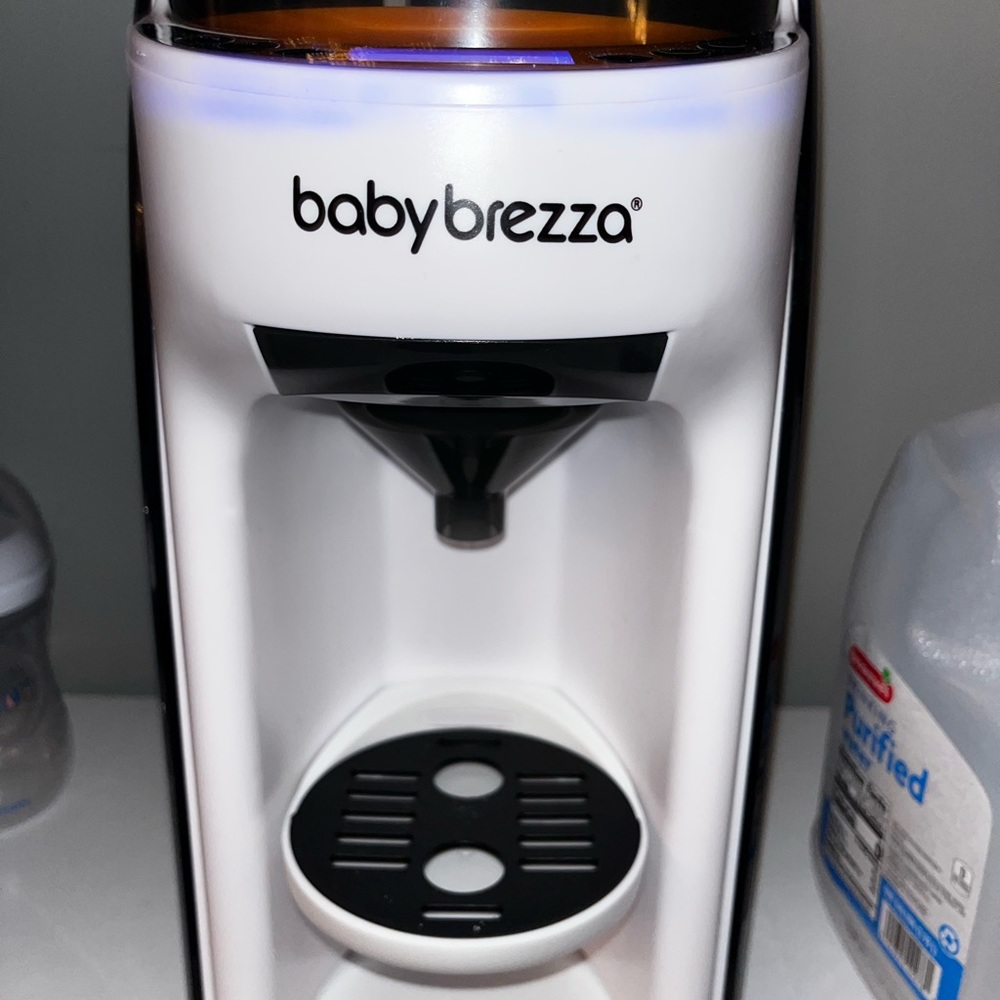 Babybrezza formula dispenser NEW